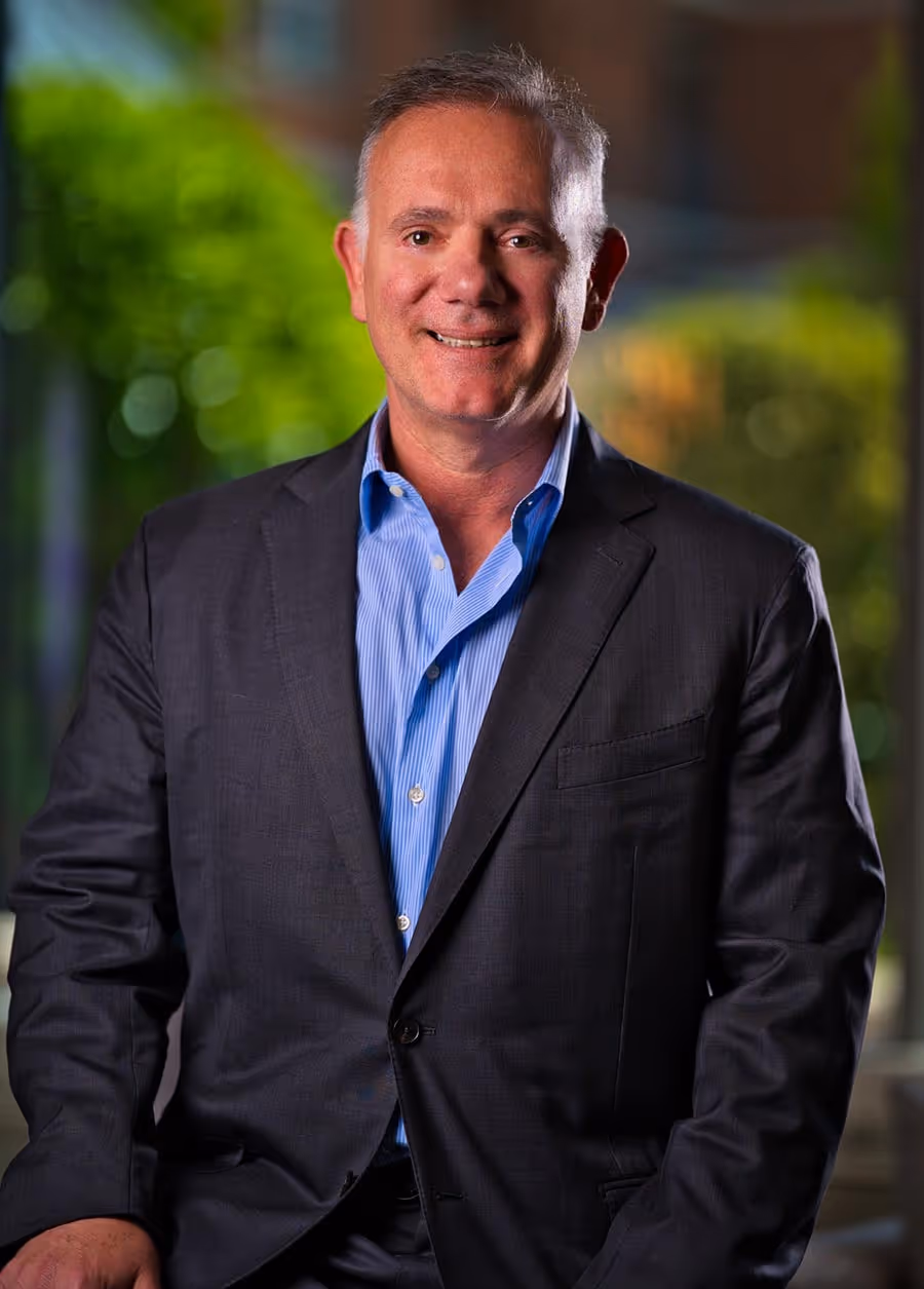 Dr. Edward Gheiler, MD is a urology specialist with has extensive experience in Male Reproductive Disorders & Procedures, Urologic Surgery, and Urinary Conditions.